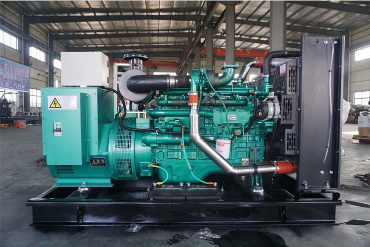 玉柴2400KW柴油發(fā)電機組YC16VC