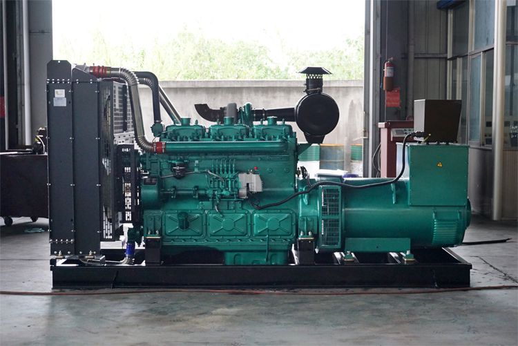 乾能200KW柴油發電機組6135BZL