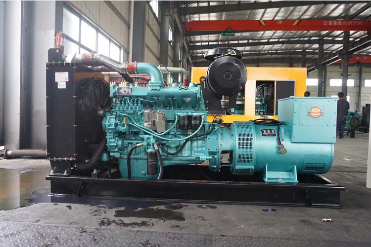 YM6S4L-D東方紅200KW柴油發電