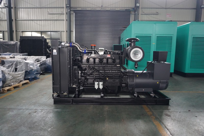 如何選擇適合的柴油發(fā)電機(jī)組？了解這些關(guān)鍵因素！(圖1)