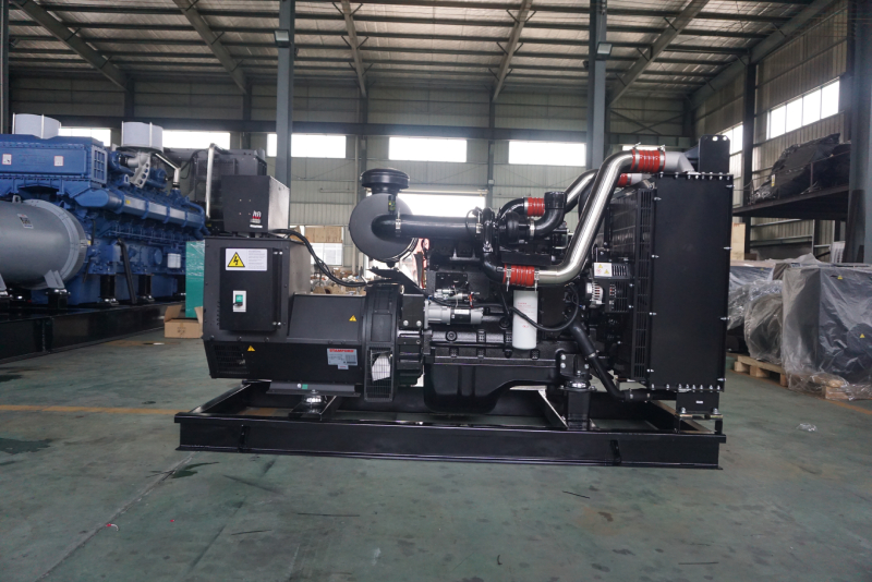 柴油發(fā)電機(jī)柴油濾清器多久換一次(圖1)