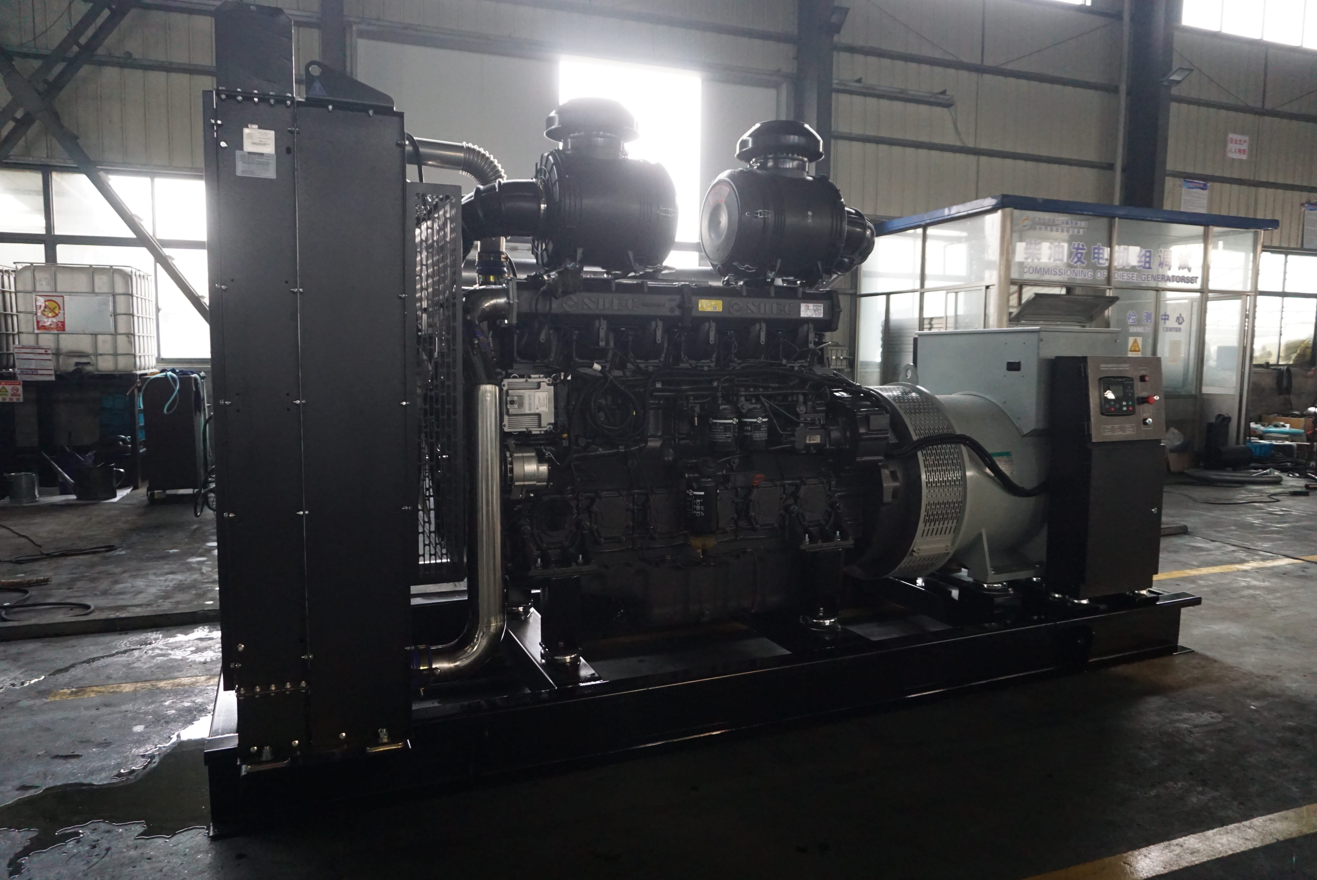 100千瓦柴油發電機組多少錢一臺？(圖1)