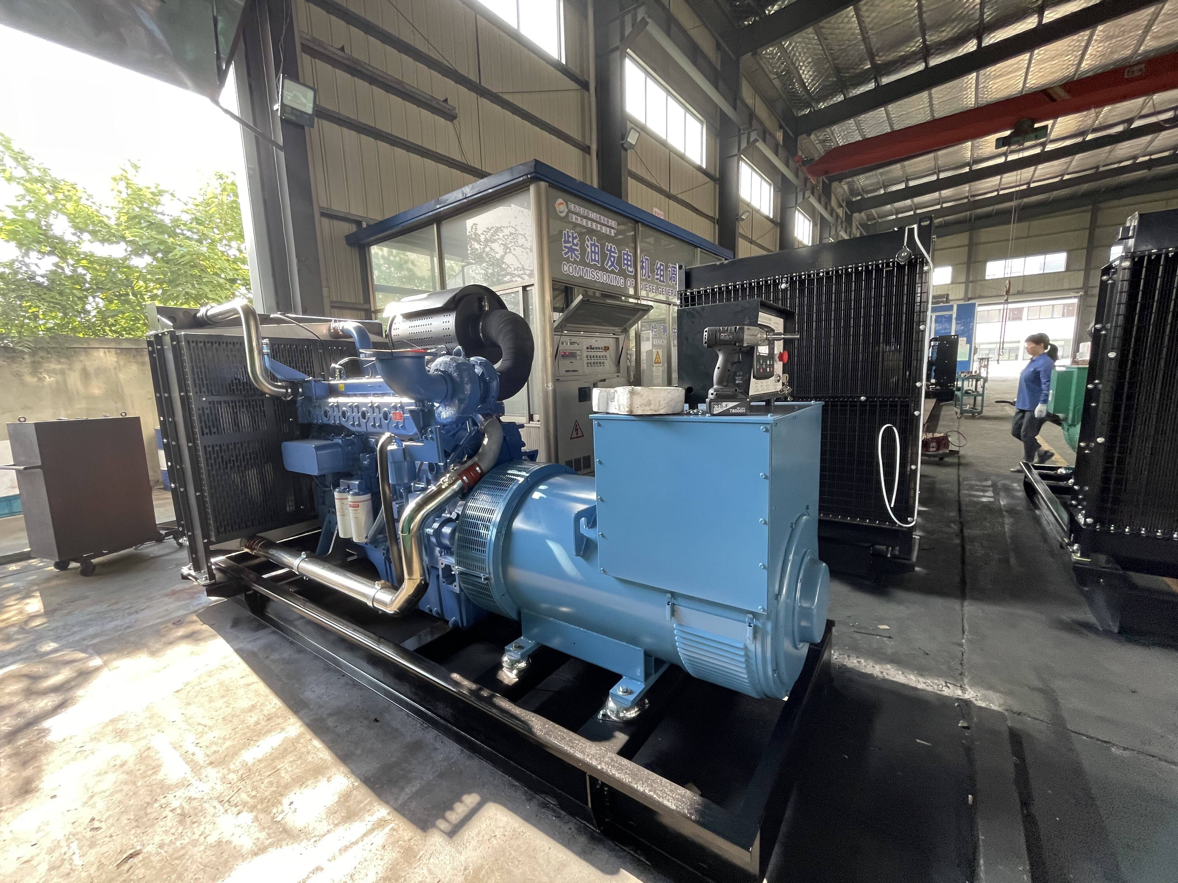 柴油發電機使用中為什么會冒白煙、冒黑煙(圖1)