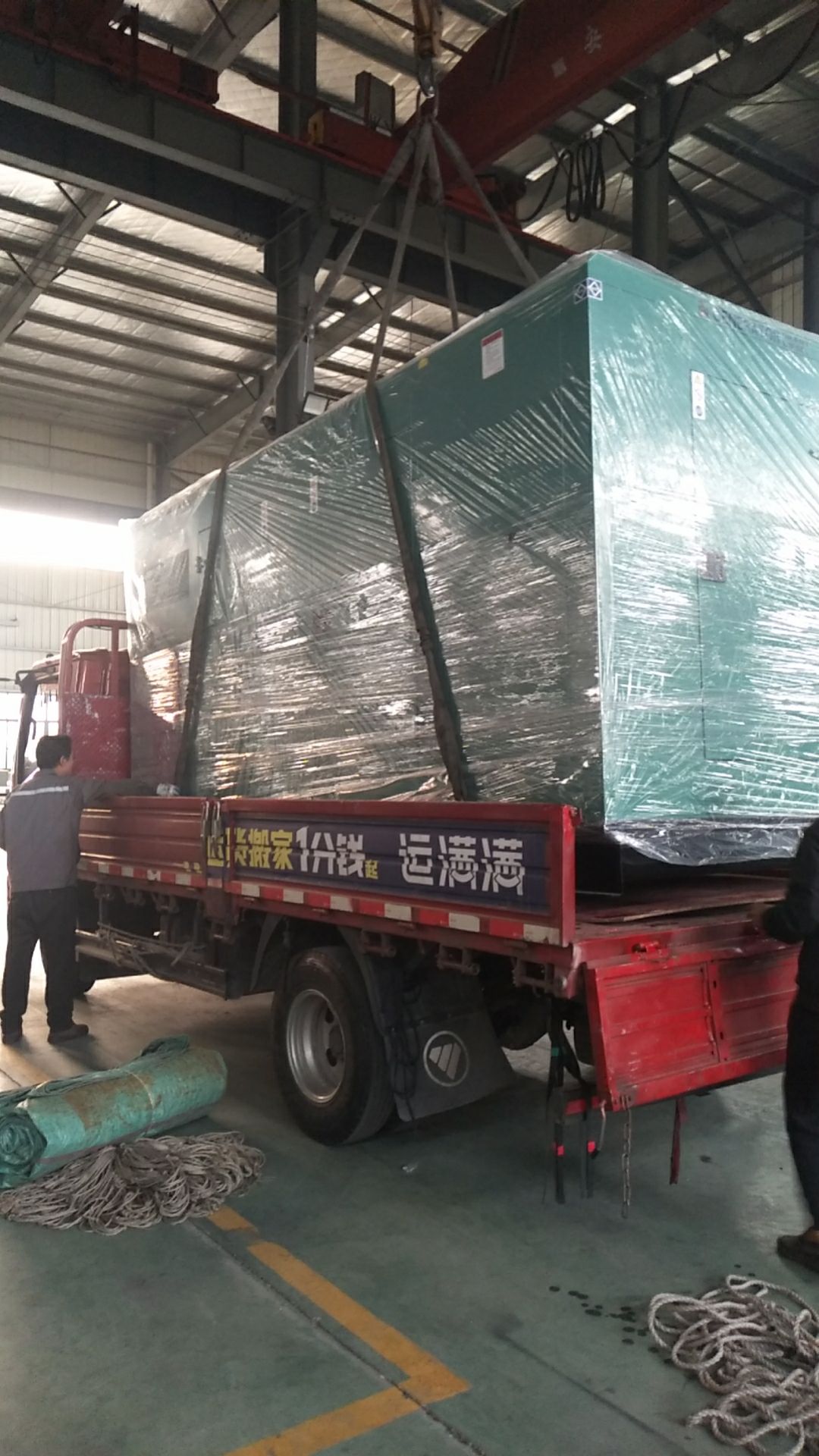 集裝箱式柴油發電機組的優勢有哪些呢?(圖1) 集裝箱式柴油發電機組的優勢有哪些呢?(圖1)